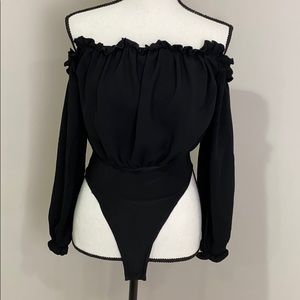 Boohoo Black Off the Shoulder Bodysuit Size 2